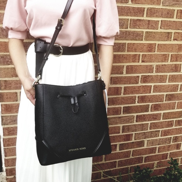 Michael Kors Nicole Large Bucket Bag - Picture 10 of 10